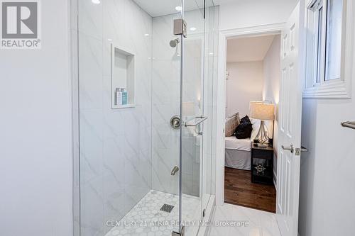 15 Dewitt Court, Markham, ON - Indoor Photo Showing Bathroom