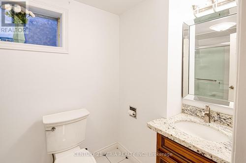 15 Dewitt Court, Markham, ON - Indoor Photo Showing Bathroom