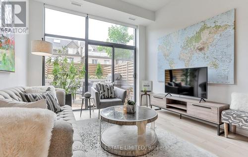 110 - 35 Wabash Avenue, Toronto, ON - Indoor Photo Showing Living Room