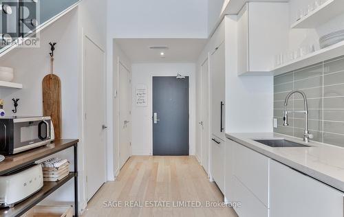 110 - 35 Wabash Avenue, Toronto, ON - Indoor Photo Showing Kitchen