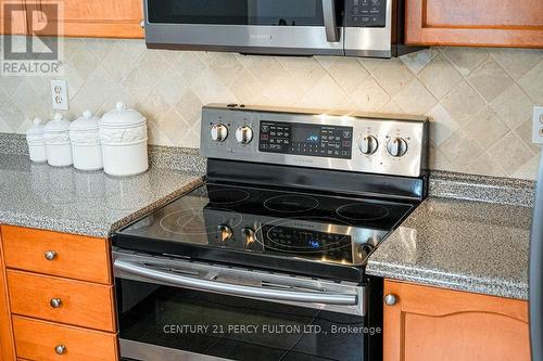 1419 Spring Garden Court, Mississauga, ON - Indoor Photo Showing Kitchen