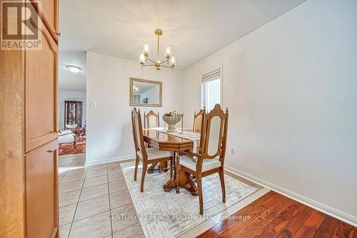 1419 Spring Garden Court, Mississauga, ON - Indoor Photo Showing Dining Room