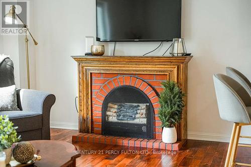 1419 Spring Garden Court, Mississauga, ON - Indoor With Fireplace