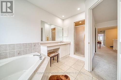 1419 Spring Garden Court, Mississauga, ON - Indoor Photo Showing Bathroom