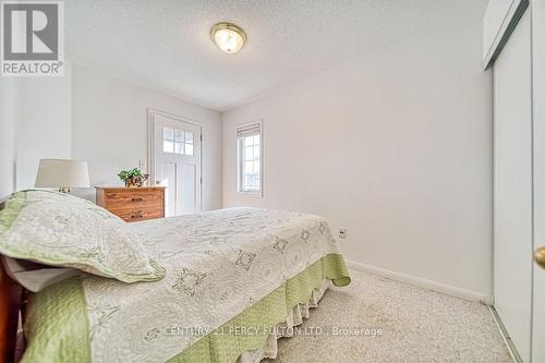 1419 Spring Garden Court, Mississauga, ON - Indoor Photo Showing Bedroom