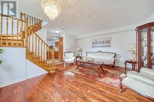 1419 Spring Garden Court, Mississauga, ON - Indoor Photo Showing Living Room