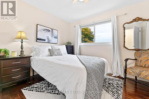 32 River View Drive, Brampton, ON - Indoor Photo Showing Bedroom