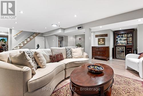 32 River View Drive, Brampton, ON - Indoor Photo Showing Living Room