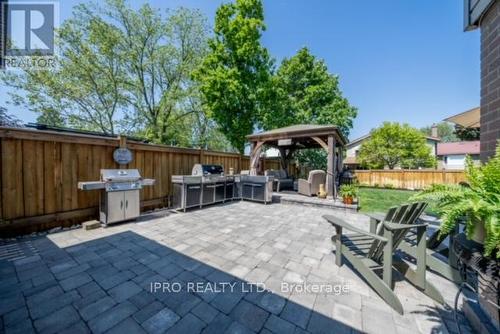 32 River View Drive, Brampton, ON - Outdoor