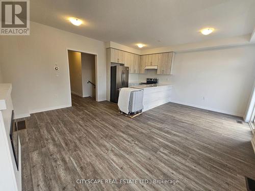 1534 Wheatcroft Drive, Oshawa, ON - Indoor Photo Showing Kitchen