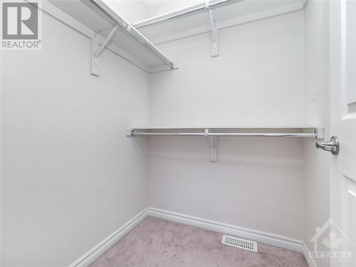 558 Foxlight Crescent, Ottawa, ON - Indoor With Storage