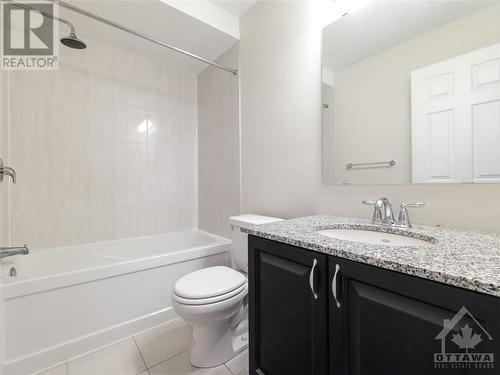 558 Foxlight Crescent, Ottawa, ON - Indoor Photo Showing Bathroom