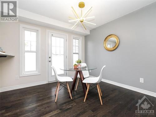 558 Foxlight Crescent, Ottawa, ON - Indoor Photo Showing Dining Room