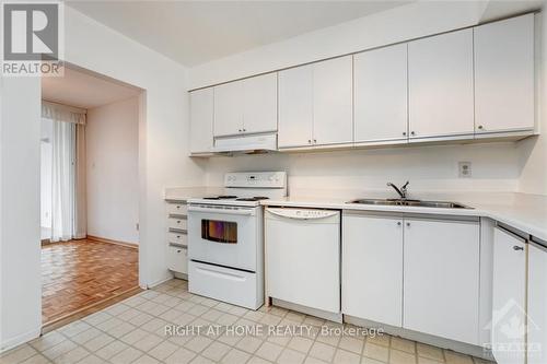 1501 - 2760 Carousel Crescent, Ottawa, ON - Indoor Photo Showing Kitchen With Double Sink