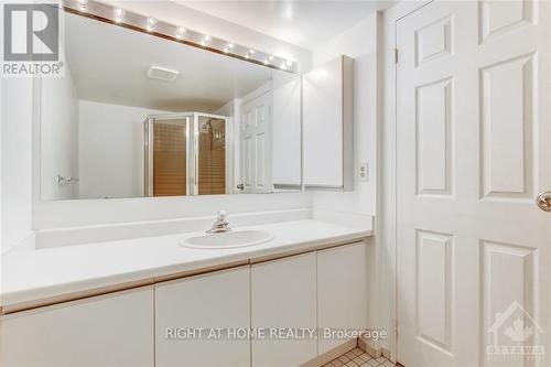 1501 - 2760 Carousel Crescent, Ottawa, ON - Indoor Photo Showing Bathroom