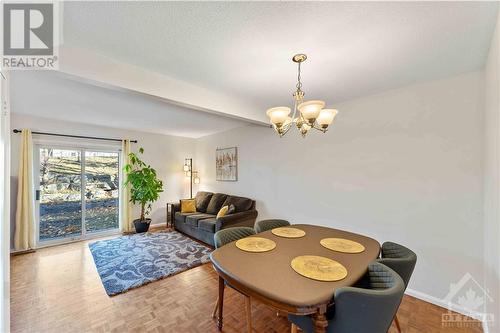 1735 Trappist Lane, Ottawa, ON - Indoor Photo Showing Living Room