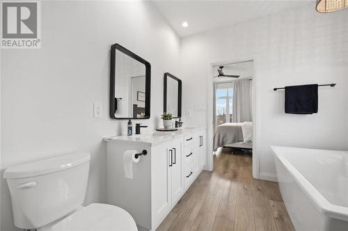 397 Bayhill Drive, St Clair, ON - Indoor Photo Showing Bathroom