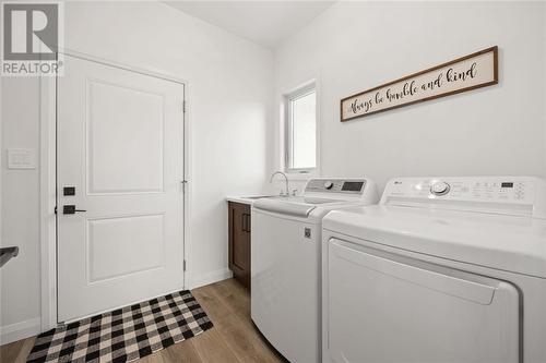 397 Bayhill Drive, St Clair, ON - Indoor Photo Showing Laundry Room