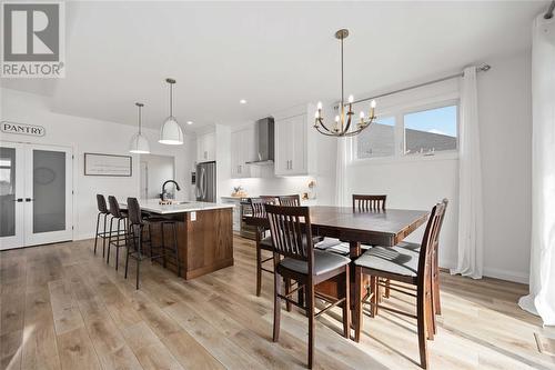 397 Bayhill Drive, St Clair, ON - Indoor Photo Showing Dining Room