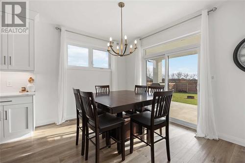 397 Bayhill Drive, St Clair, ON - Indoor Photo Showing Dining Room