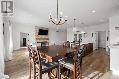 397 Bayhill Drive, St Clair, ON - Indoor Photo Showing Dining Room