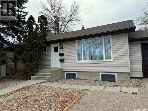 3704 Sherwood Drive, Regina, SK - Outdoor