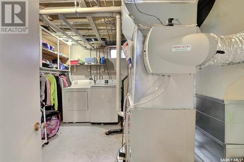 3704 Sherwood Drive, Regina, SK - Indoor Photo Showing Laundry Room