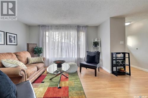 3704 Sherwood Drive, Regina, SK - Indoor Photo Showing Living Room