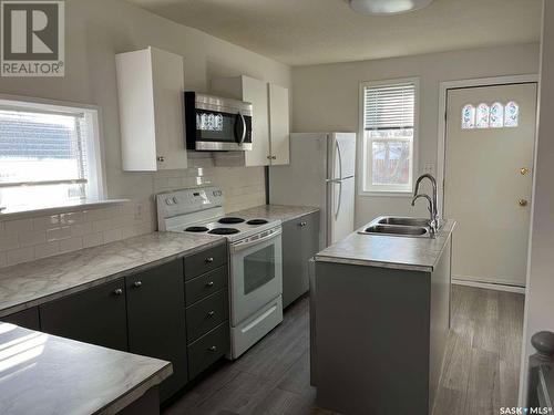 548 King Street, Regina, SK - Indoor Photo Showing Kitchen With Double Sink