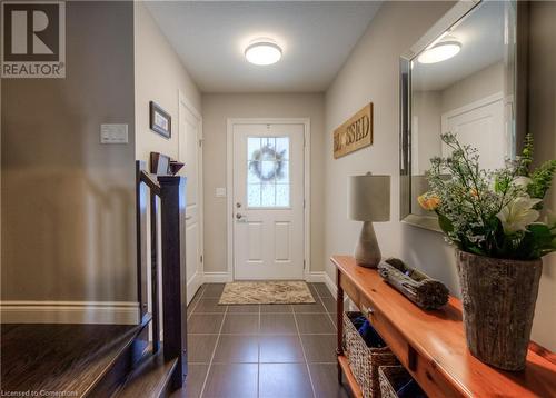 Entrance and hallway. - 625 Blackbridge Road Unit# 12, Cambridge, ON - Indoor