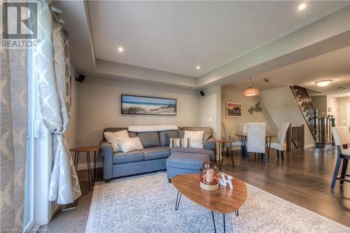 625 Blackbridge Road Unit# 12, Cambridge, ON - Indoor Photo Showing Living Room