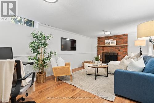 625 Grandview Street S, Oshawa (Donevan), ON - Indoor Photo Showing Living Room With Fireplace