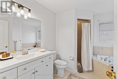 571 Shaftsbury Street, Oshawa (Eastdale), ON - Indoor Photo Showing Bathroom