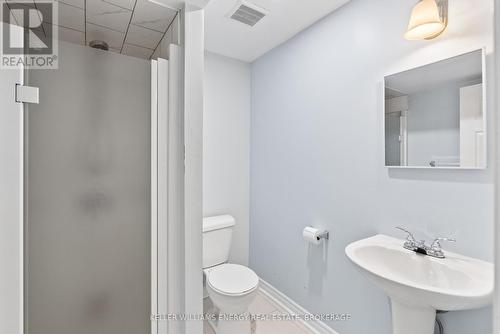 571 Shaftsbury Street, Oshawa (Eastdale), ON - Indoor Photo Showing Bathroom