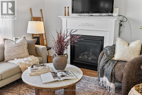 571 Shaftsbury Street, Oshawa (Eastdale), ON - Indoor Photo Showing Living Room With Fireplace