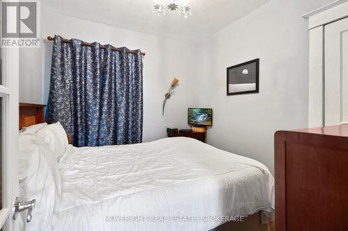 107 Carlton Street, St. Catharines (452 - Haig), ON - Indoor Photo Showing Bedroom