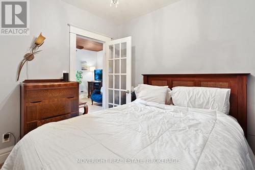 107 Carlton Street, St. Catharines (452 - Haig), ON - Indoor Photo Showing Bedroom