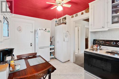 107 Carlton Street, St. Catharines (452 - Haig), ON - Indoor Photo Showing Kitchen