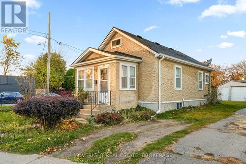 107 Carlton Street, St. Catharines (452 - Haig), ON - Outdoor