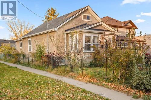 107 Carlton Street, St. Catharines (452 - Haig), ON - Outdoor