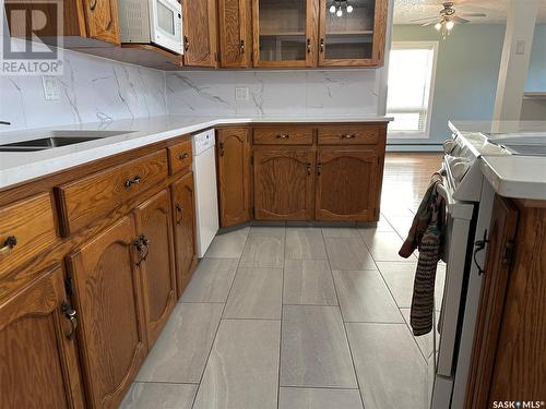 723 Dieppe Drive, Weyburn, SK - Indoor Photo Showing Kitchen