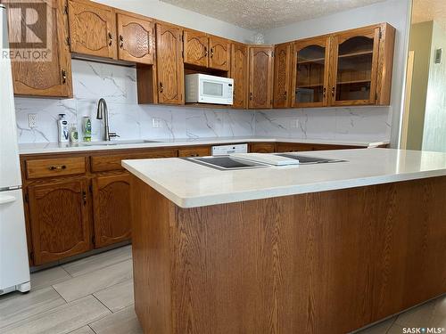 723 Dieppe Drive, Weyburn, SK - Indoor Photo Showing Kitchen