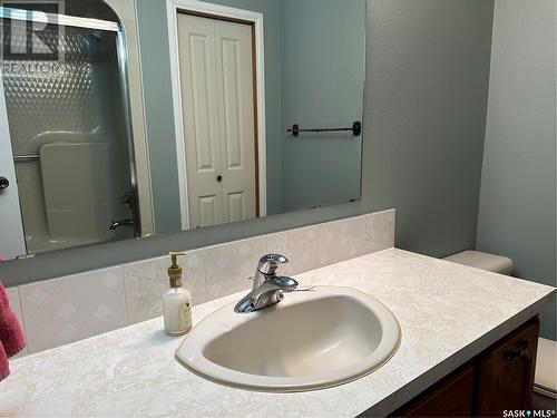 723 Dieppe Drive, Weyburn, SK - Indoor Photo Showing Bathroom