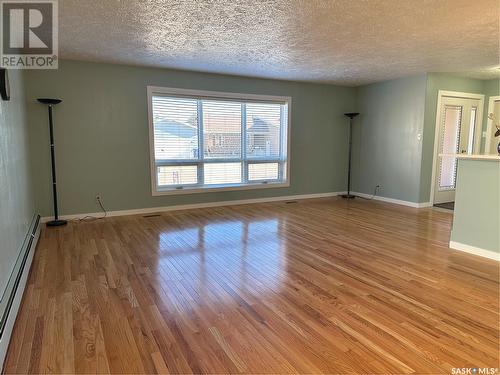 723 Dieppe Drive, Weyburn, SK - Indoor Photo Showing Other Room