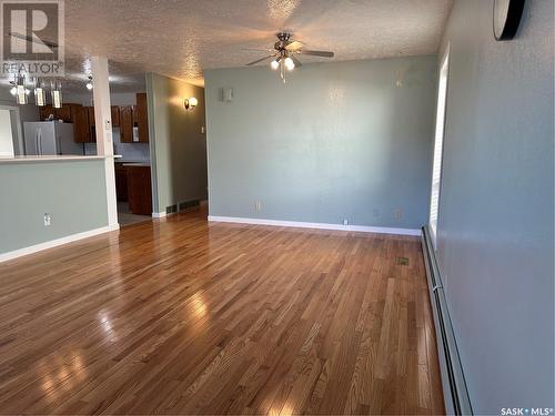 723 Dieppe Drive, Weyburn, SK - Indoor Photo Showing Other Room