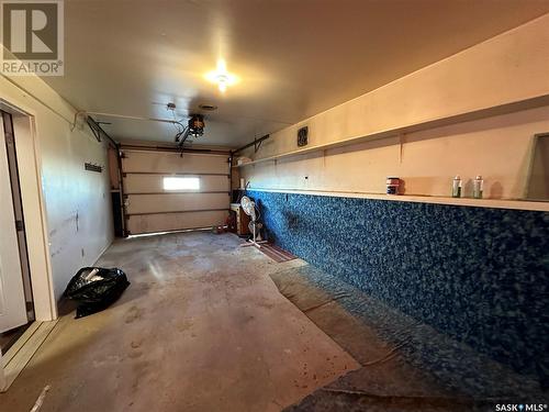 206 Railway Avenue, St. Gregor, SK - Indoor Photo Showing Garage