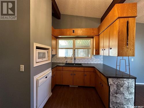 206 Railway Avenue, St. Gregor, SK - Indoor Photo Showing Kitchen