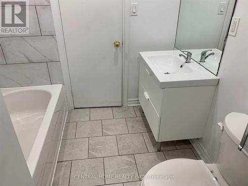 114 Bond Crescent, Richmond Hill, ON - Indoor Photo Showing Bathroom