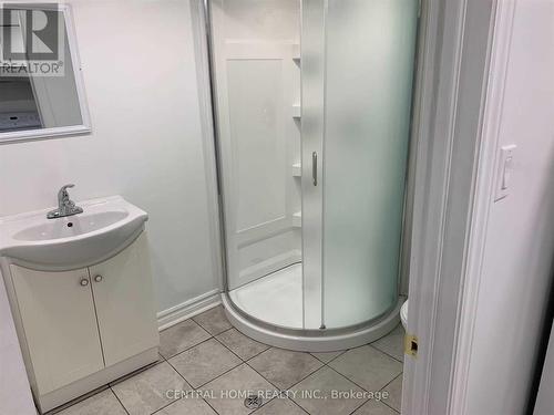 114 Bond Crescent, Richmond Hill, ON - Indoor Photo Showing Bathroom