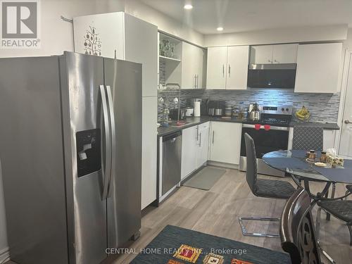 114 Bond Crescent, Richmond Hill, ON - Indoor Photo Showing Kitchen With Stainless Steel Kitchen